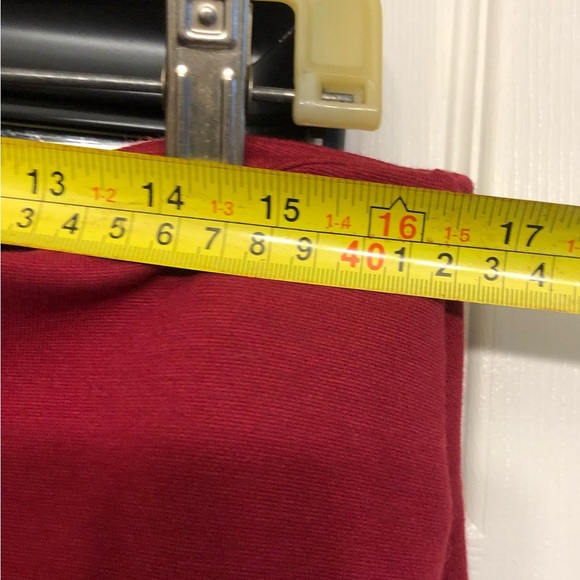 Kenar size 12 knit skirt red, Black and white knit with stretch side zipper - Picture 7 of 8